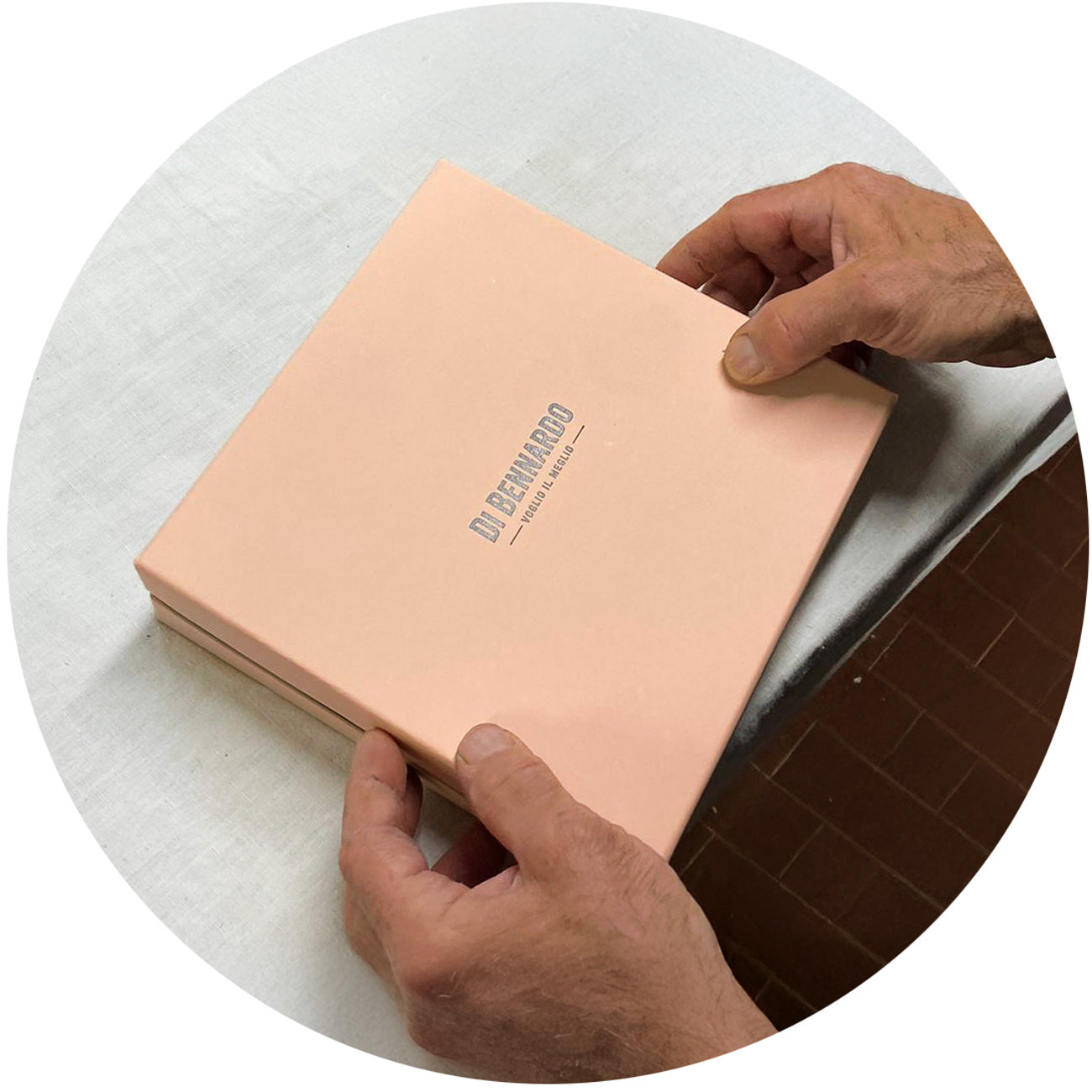 Italienische exklusive rosa Geschenkschachtel von Di Bennardo